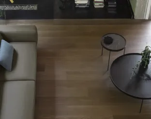 Tavolino rotondo con base in metallo Floyd di Doimo Salotti