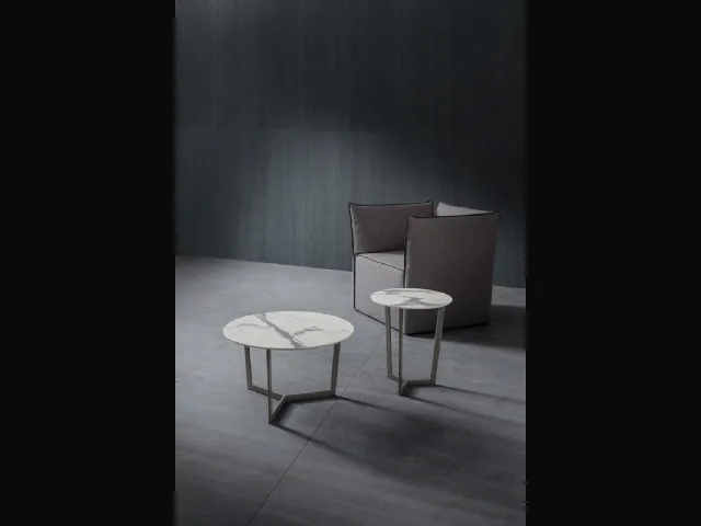 Tavolino rotondo Clio con top in HPL effetto marmo Bianco e base in metallo di La Primavera