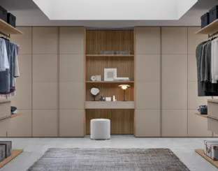 Armadio Atelier con nicchia ad anta battente Soft in ecopelle con elementi a giorno di Adok