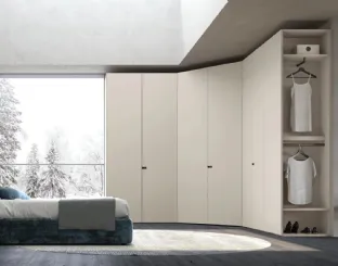 Armadio Line Atelier con Cabina angolare ad anta battente line in laccato finitura Ghiaccio di Adok