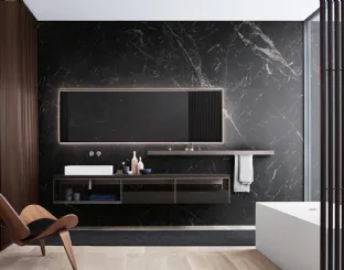 Mobile da Bagno con top in rovere nero, elemento a giorno con struttura in alluminio laccato quarzo e ripiano in vetro fumè Fjord Fjord 24 01 di Milldue