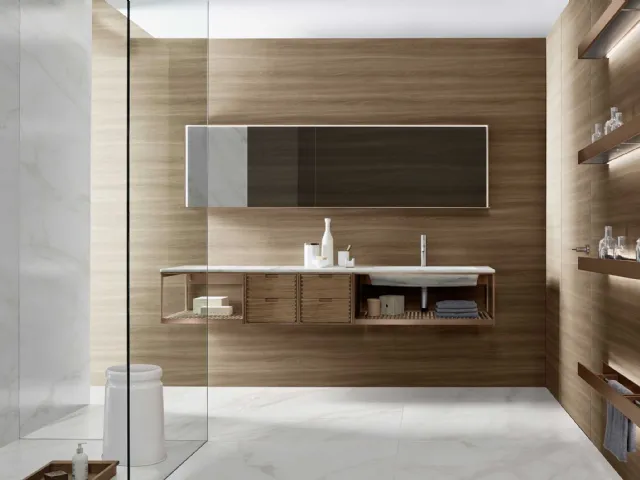 Mobile da Bagno con elementi a giorno con struttura in alluminio laccato e listelli in noce canaletto e top in marmo Fjord 24 08 di Milldue