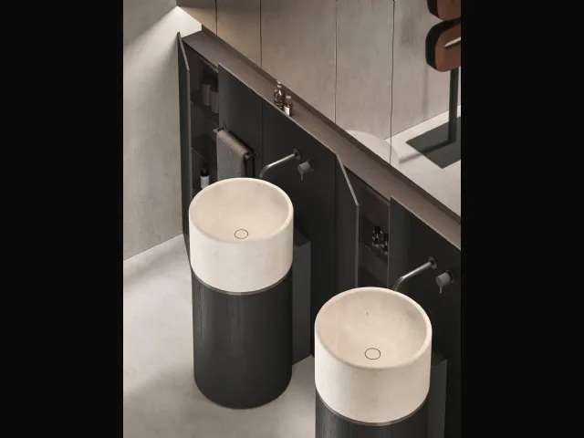 Lavabo Verticale in Rovere Carbone e Marmo Roma 24 04 di Milldue