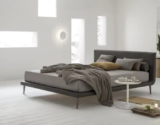 Letto in pelle con testiera Aspen di V&Nice