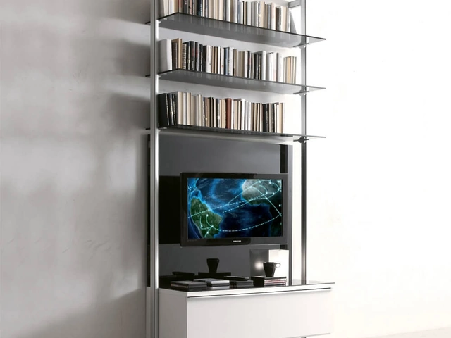 Libreria Capri in metallo con ripiani in vetro e cassetto laccato di Ponti Terenghi