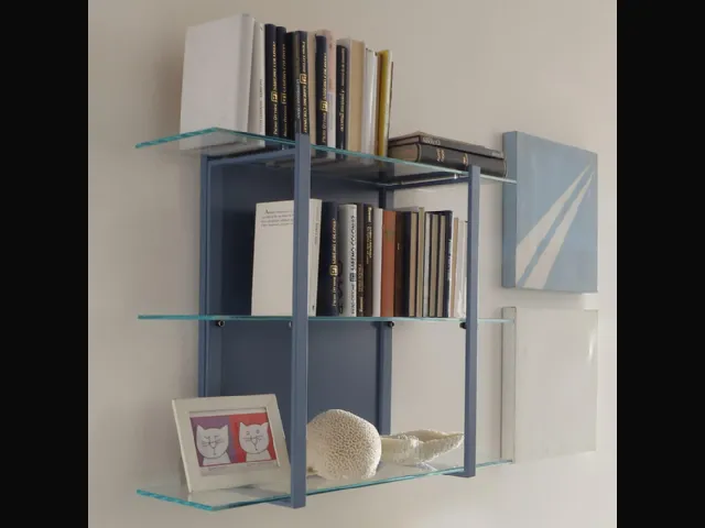 Libreria sospesa Icon 02 in metallo e vetro di Ponti Terenghi