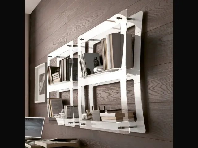Libreria sospesa in plexiglass Venus di Ponti Terenghi