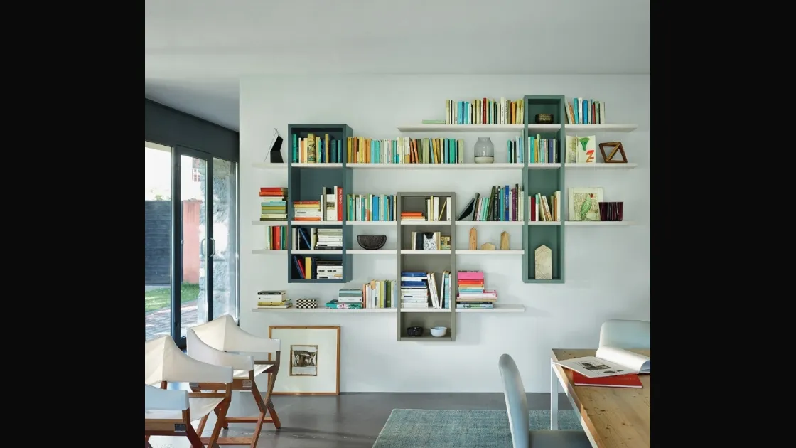 Libreria sospesa componibile Modo M6C78 in laccato opaco di Sangiacomo