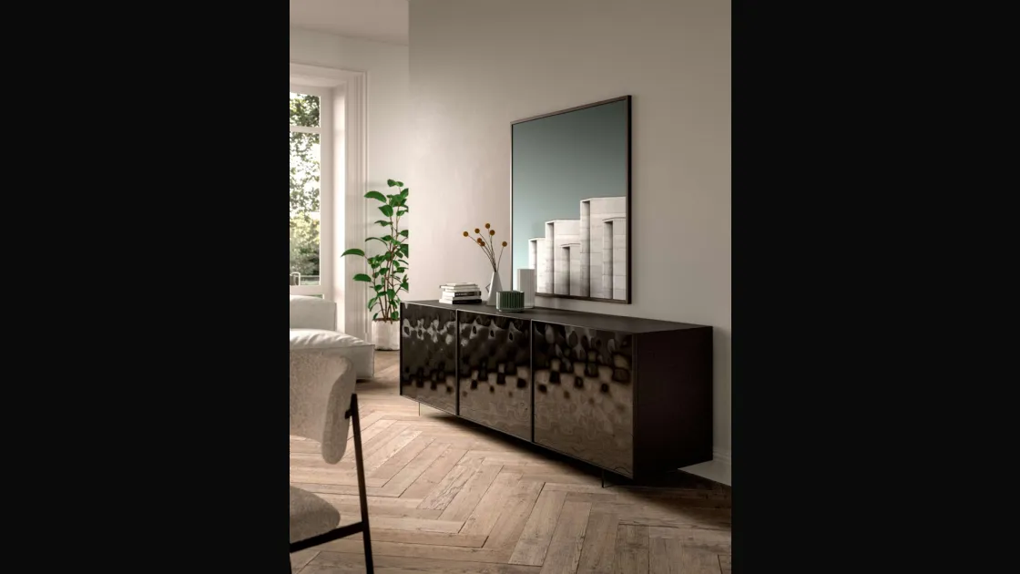 Madia Sarah con contenitore laccato opaco e ante rivestite in specchio bronzato curvato di Ozzio