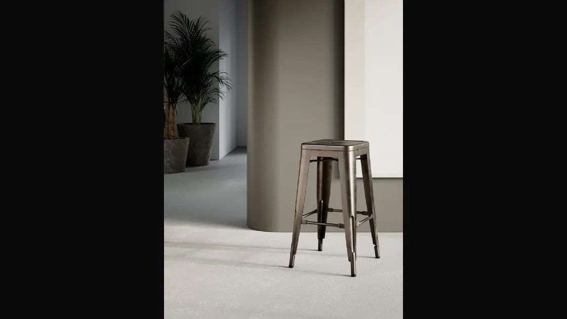 Sgabello Seven in metallo verniciato di Arredo3