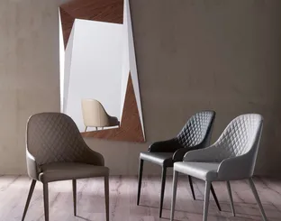Sedia in pelle trapuntata Betta di Ozzio