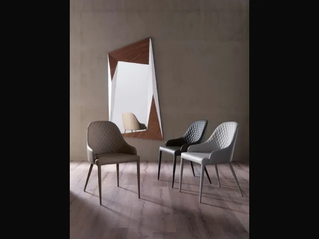 Sedia in pelle trapuntata Betta di Ozzio