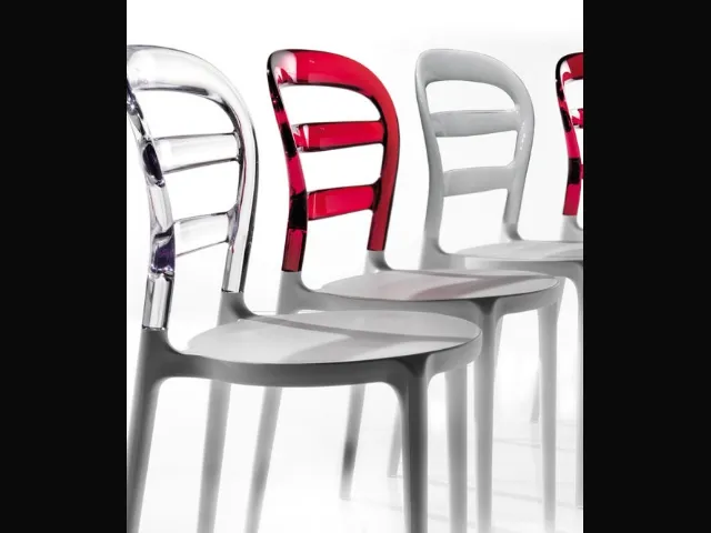Sedia moderna in plastica fissa Deja Vù di La Segggiola