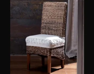 Sedia Resort Chair in legno rivestita con un intreccio di Banano naturale di La Seggiola