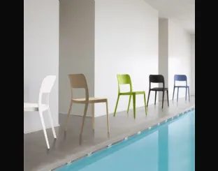 Sedia in plastica fissa Leslie di Ponti Terenghi