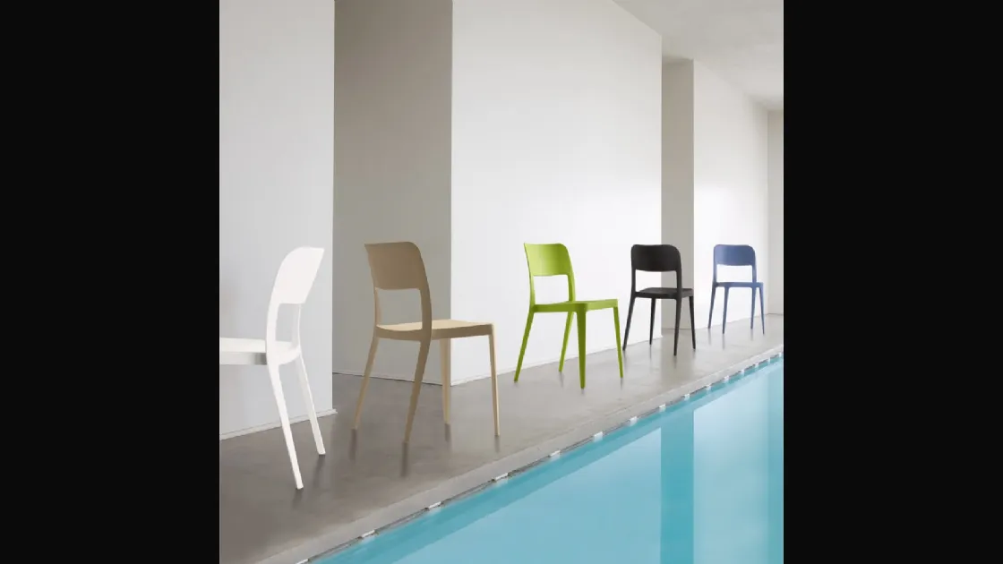 Sedia in plastica fissa Leslie di Ponti Terenghi