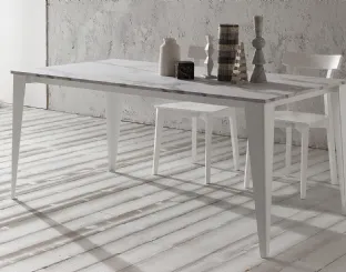 Tavolo allungabile Key con top in laminato e gambe in metallo verniciato di Arredo3