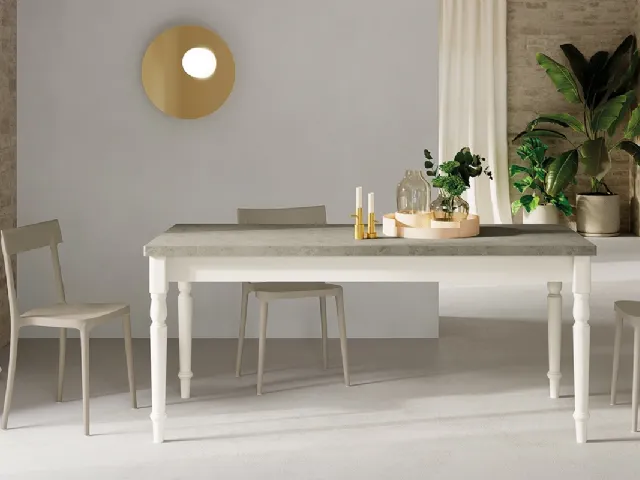 Tavolo Londra Allungabile con top in laminato e gambe in legno massello di Arredo3