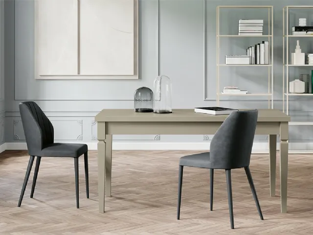 Tavolo Torino Fisso con top in legno impiallacciato e gambe in massello di Arredo3