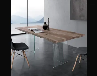 Tavolo Bio-Glass in Frassino olivato massello spazzolato tinto naturale con bordo corteccia con gambe in vetro di La Seggiola