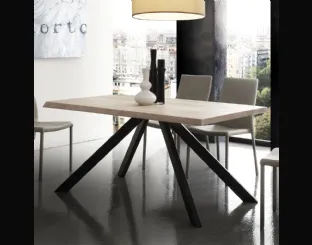 Tavolo Bio-Metal in Frassino olivato massello spazzolato tinto naturale con bordo corteccia e gambe in metallo verniciato di La Seggiola