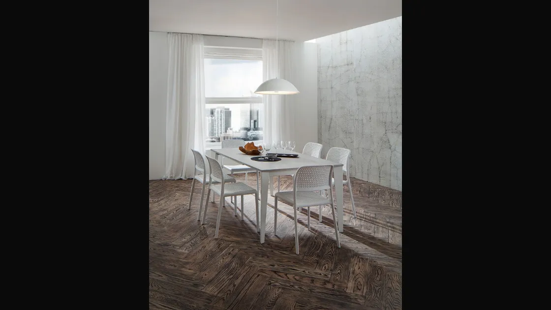 Tavolo Carlo Super Quadrato con top in laminato HPL e gambe in metallo di La Primavera