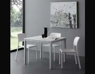 Tavolo allungabile Majestic Quadro in nobilitato bianco con struttura in metallo verniciato alluminio di La Seggiola