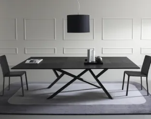 Tavolo allungabile e allargabile in legno di Rovere con base in metallo Random di Ozzio