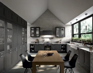 Cucina Classica angolare Gioiosa in legno di Frassino laccato Vulcano a poro aperto e top in Infinity Milan Stone, agglomerato di minerali compatto e impermeabile di Arredo3