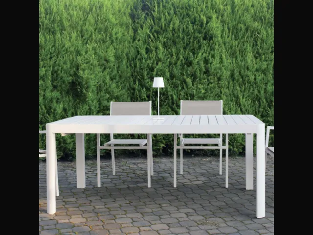 Tavolo Alluminium Table in alluminio verniciato bianco di La Seggiola