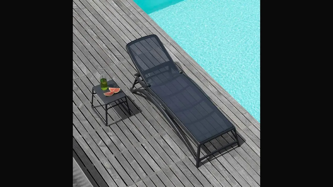 Lettino Atlas Bed in tessuto sintetico traspirante con struttura in polipropilene di La Seggiola