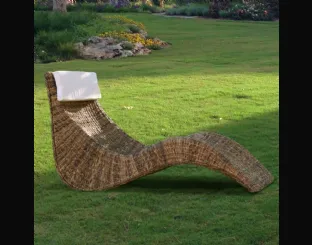 Sdraio di design Chaise Lounge finitura intreccio di Banano naturale con cuscino in tessuto di La Seggiola