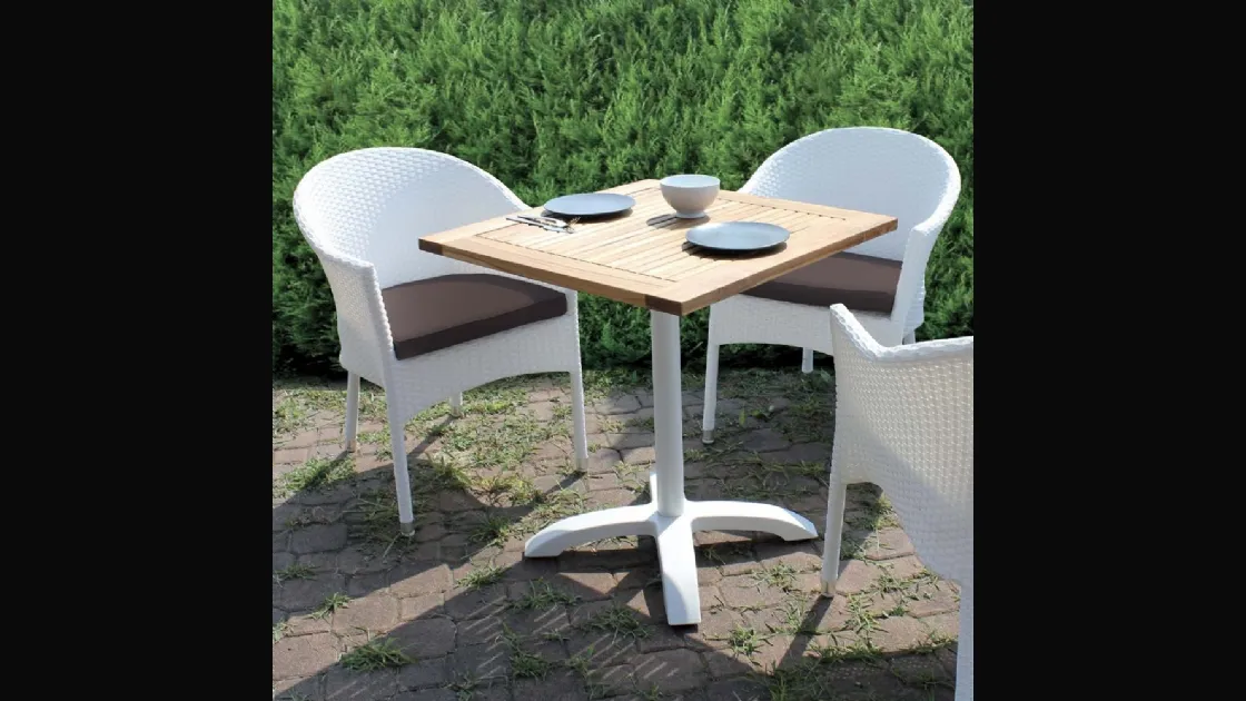 Poltroncina da giardino Greenfield con struttura in alluminio rivestita in fibra di polipropilene intrecciata a mano di La Seggiola