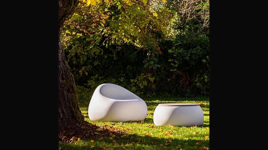 Poltrona di design Stone-P in polipropilene bianco di La Seggiola