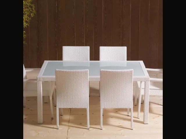 Tavolo Wicker Table in vetro bianco con struttura in alluminio rivestita in fibra di polipropilene intrecciata a mano di La Seggiola