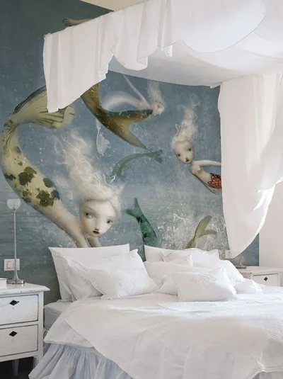 Carta da parati con illustrazione artistica ispirata alle sirene Mermaids di Inkiostro Bianco