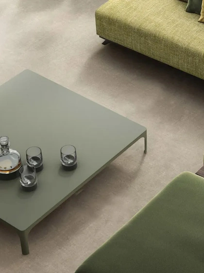 Tavolino minimal in metallo Spencer di Doimo Salotti