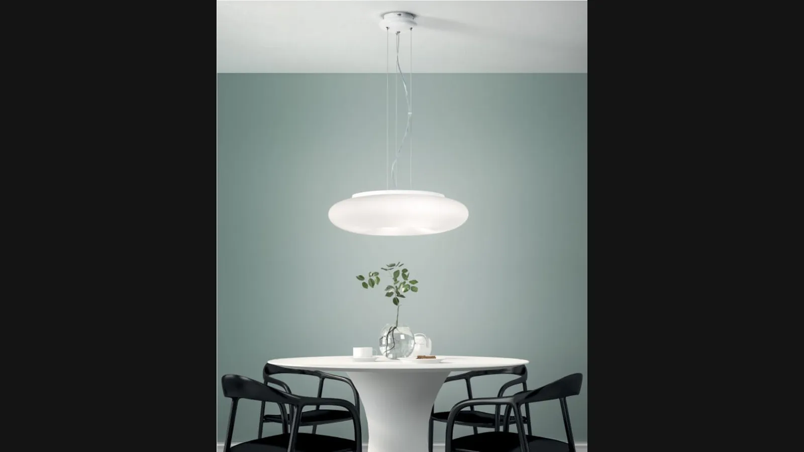 Lampada a sospensione Dodi in vetro soffiato bianco acidato di Ondaluce