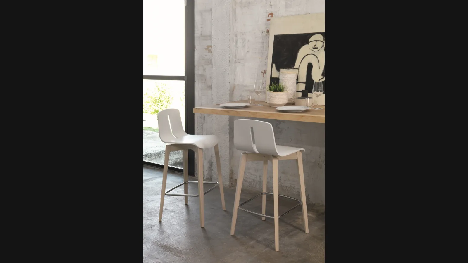 Sgabello Gordon SG140 in legno laccato Bianco e gambe in Frassino di Friulsedie