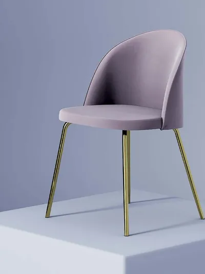 Sedia Lulù in velluto rosa cipria con base in ottone lucido galvanizzato di La Seggiola