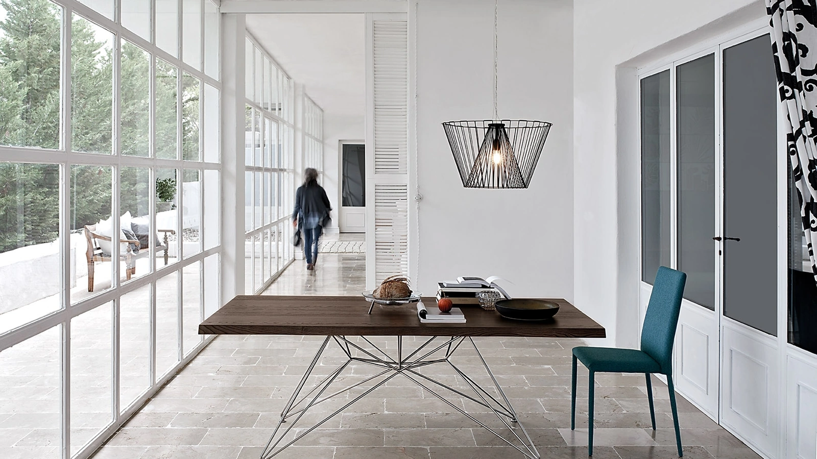 Tavolo Atlante T70 con top in legno di Friulsedie