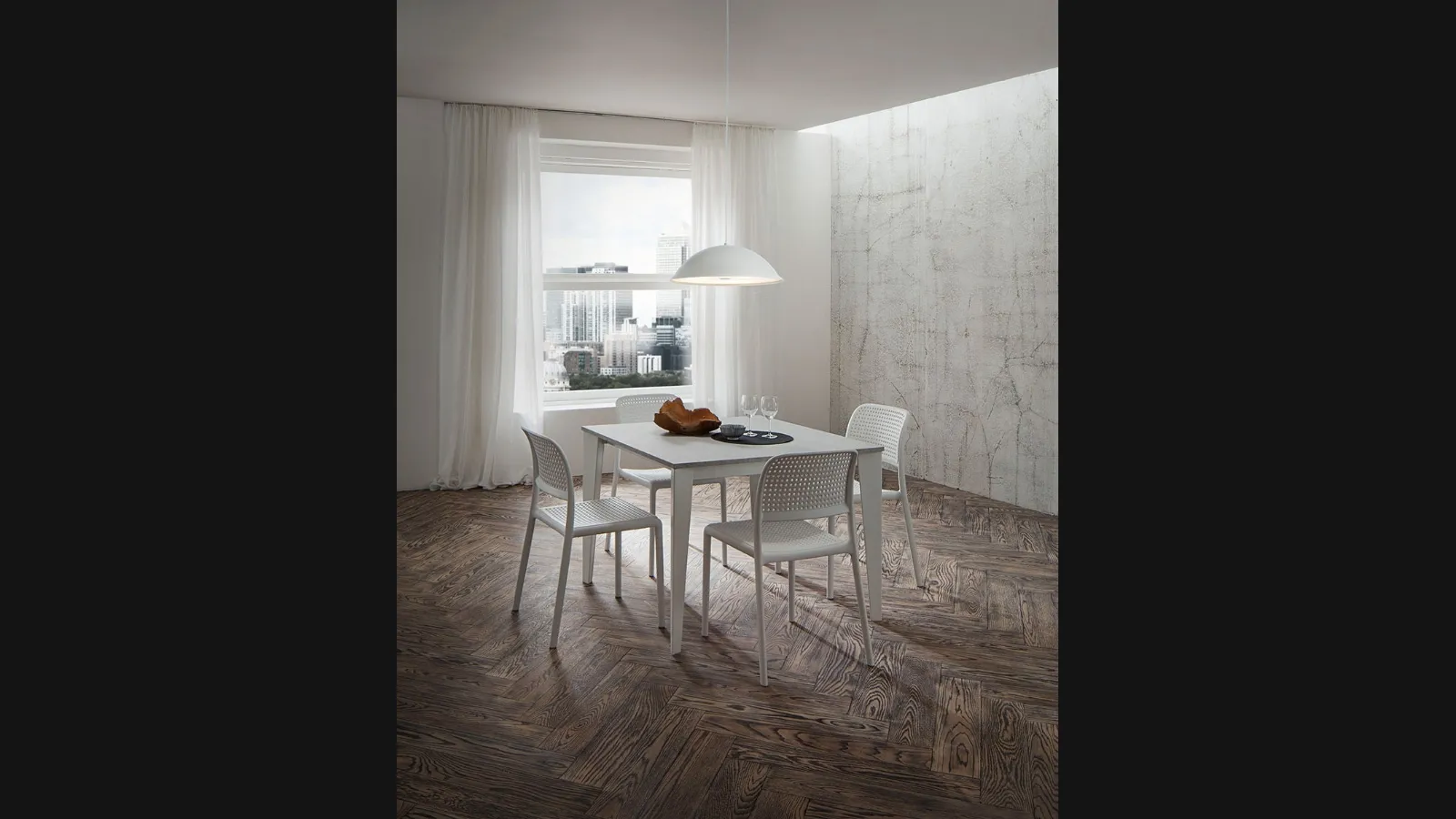 Tavolo Carlo Super Quadrato con top in laminato HPL e gambe in metallo di La Primavera