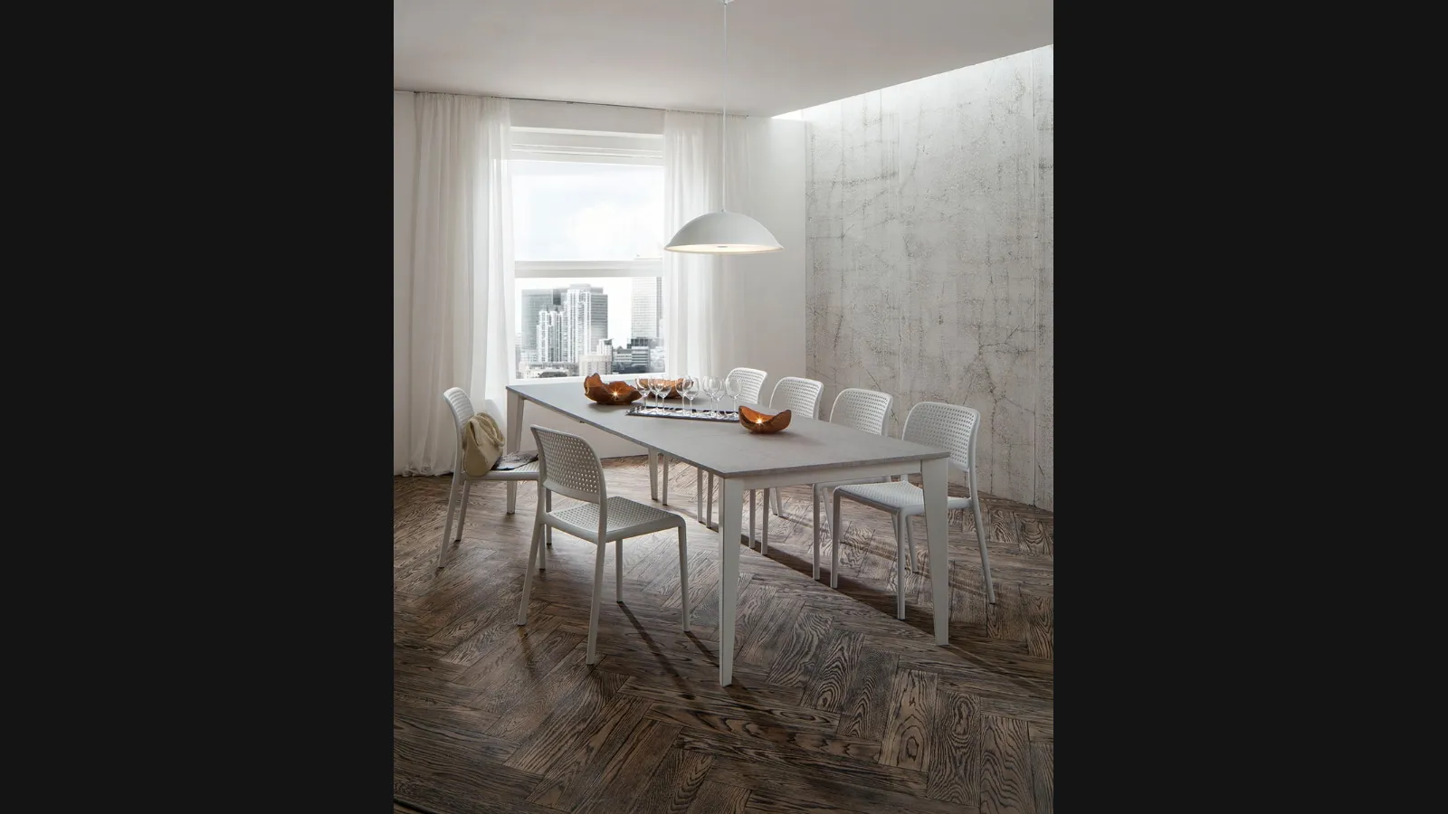 Tavolo Carlo Super Quadrato con top in laminato HPL e gambe in metallo di La Primavera