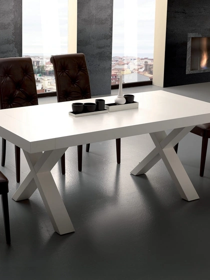 Tavolo allungabile Galileo in nobilitato bianco poro aperto con gambe in MDF rivestite in tinta di La Seggiola