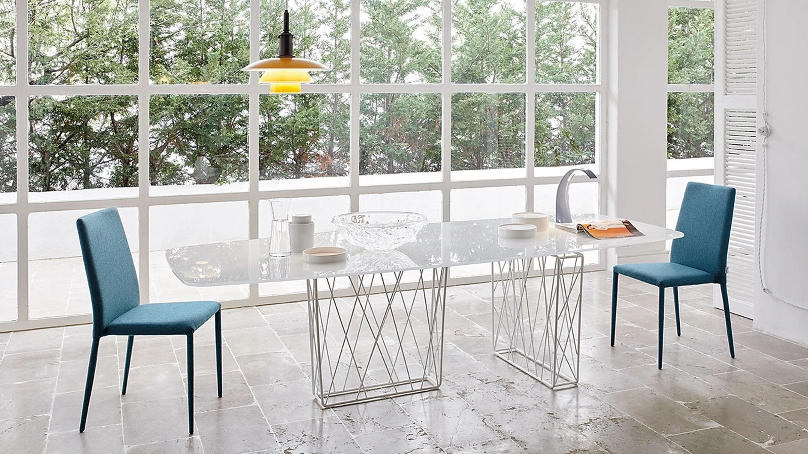Tavolo Mikado T74 con top in vetro di Friulsedie