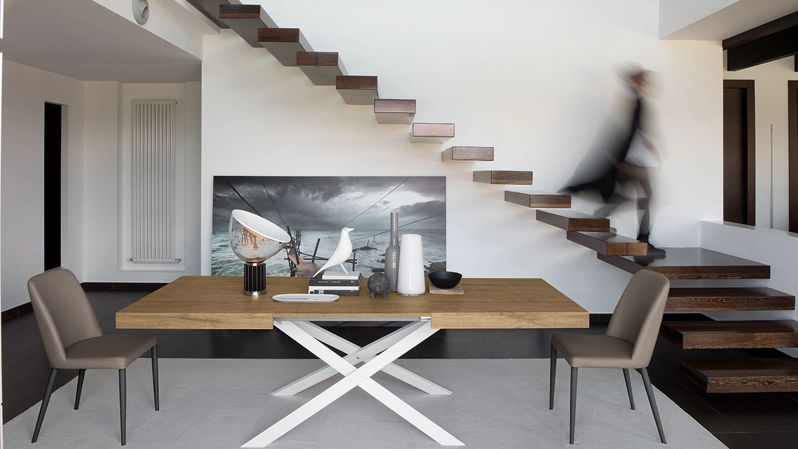 Tavolo allungabile con top in legno e base in metallo Modus T63 di Friulsedie