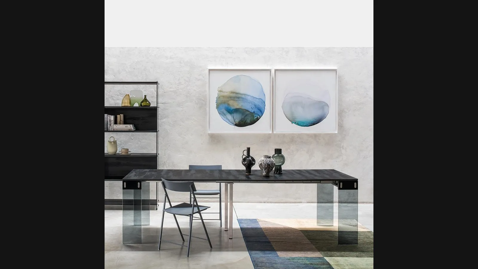 Tavolo Consolle allungabile con top e allunghe in laminato ecologico e gambe in vetro temperato City di Pezzani
