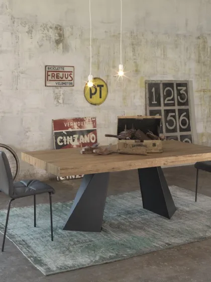 Tavolo Portland T55 in legno di frassino con base in metallo di Friulsedie