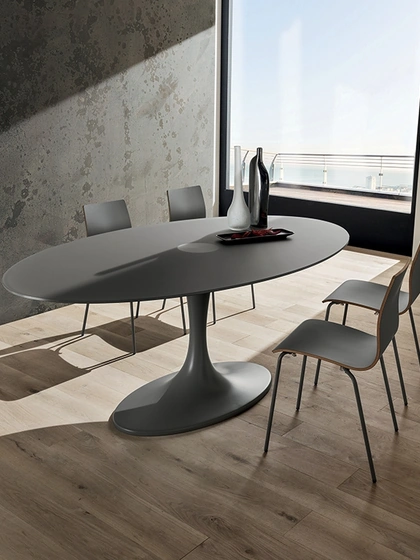 Tavolo ovale fisso in vetro laccato opaco di design Ruud di La Primavera