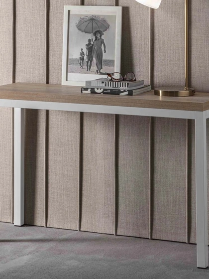 Tavolo Consolle allungabile in nobilitato rovere naturale Strip di La Seggiola